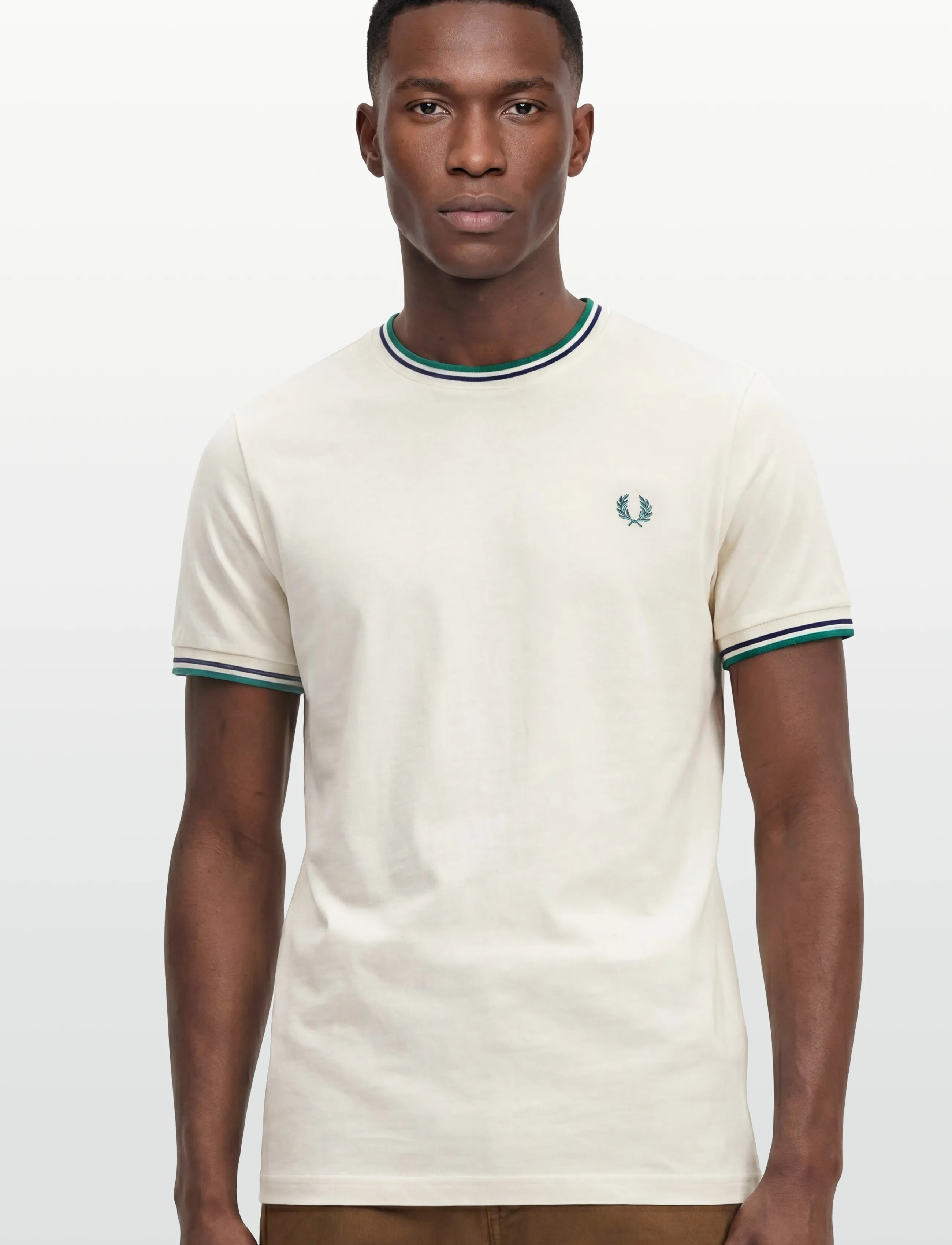 Fred Perry - TWIN TIPPED T-SHIRT - lühikeste varrukatega t-särgid - snwh/depmn/sohec - 3