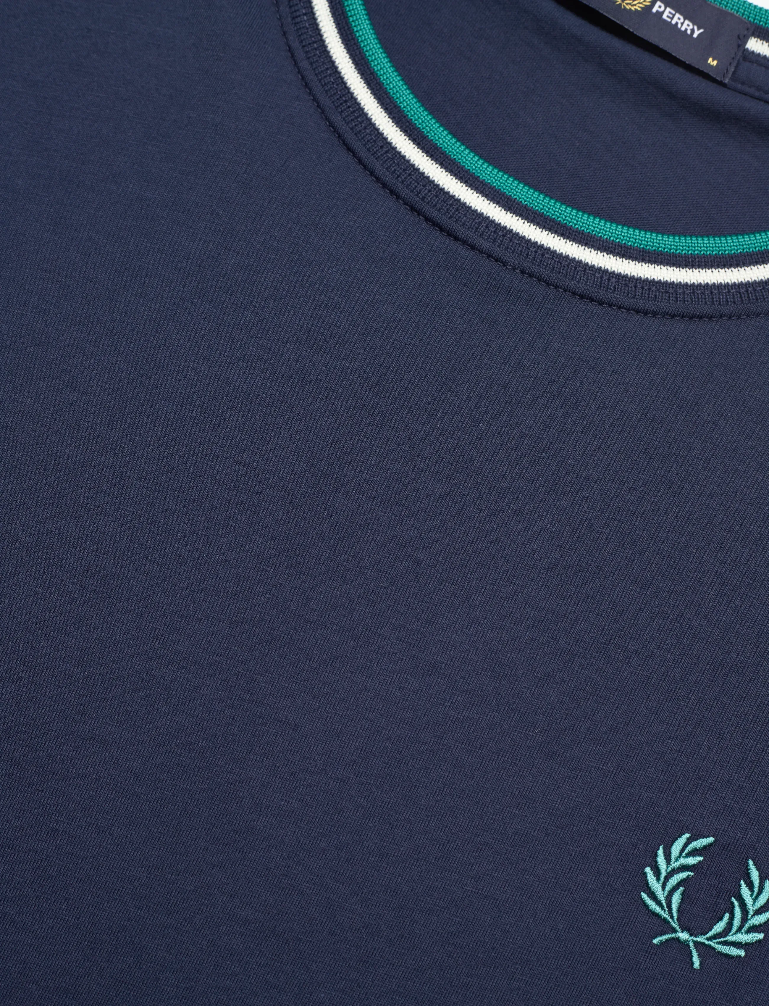 Fred Perry - TWIN TIPPED T-SHIRT - korte mouwen - tnsbl/snwht/dpmt - 5