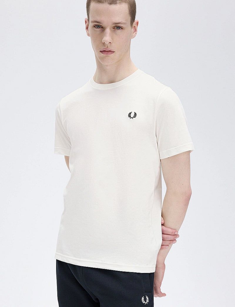 Fred Perry - CREW NECK T-SHIRT - kortærmede t-shirts - snow white - 4
