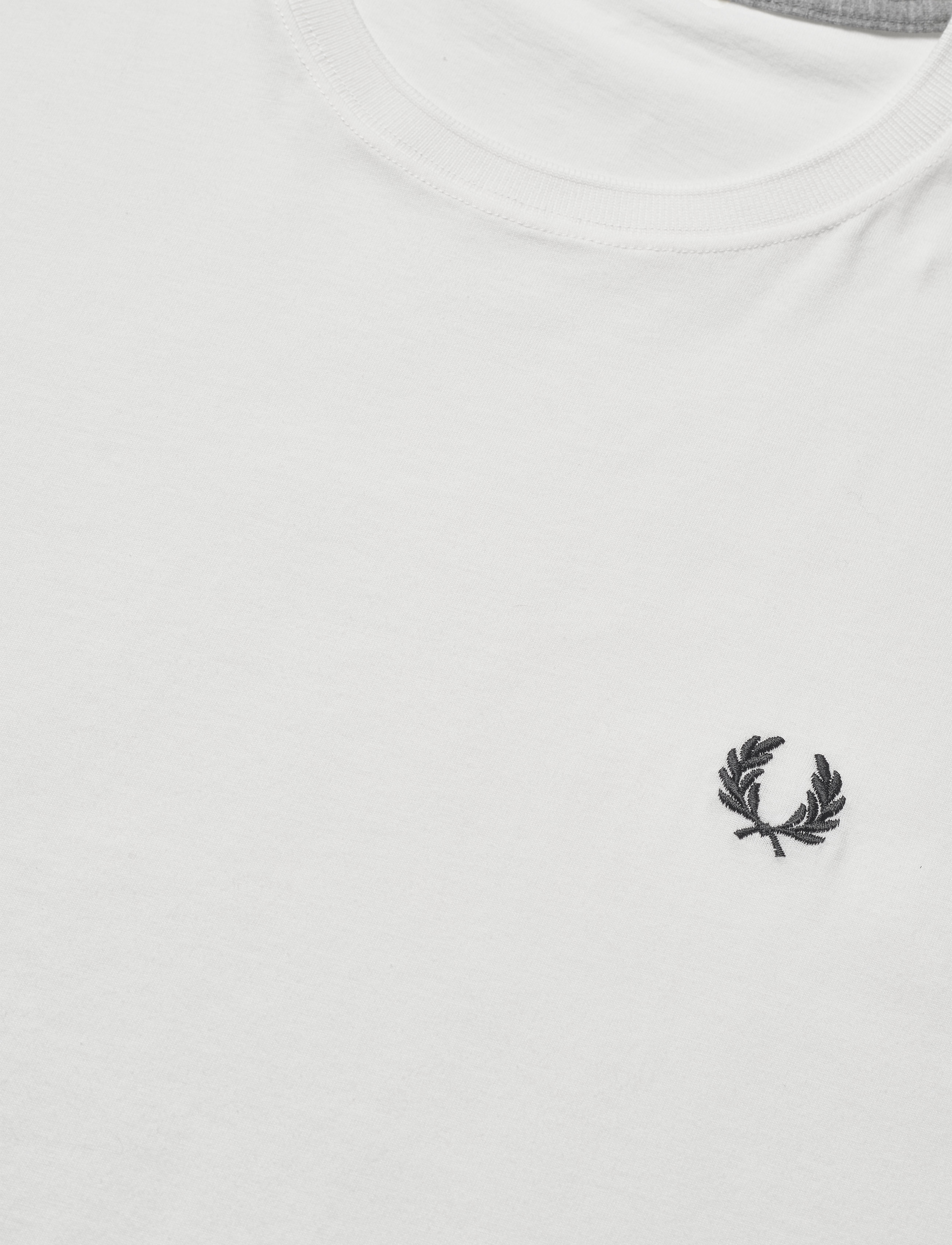 Fred Perry - CREW NECK T-SHIRT - kortärmade t-shirts - snow white - 5