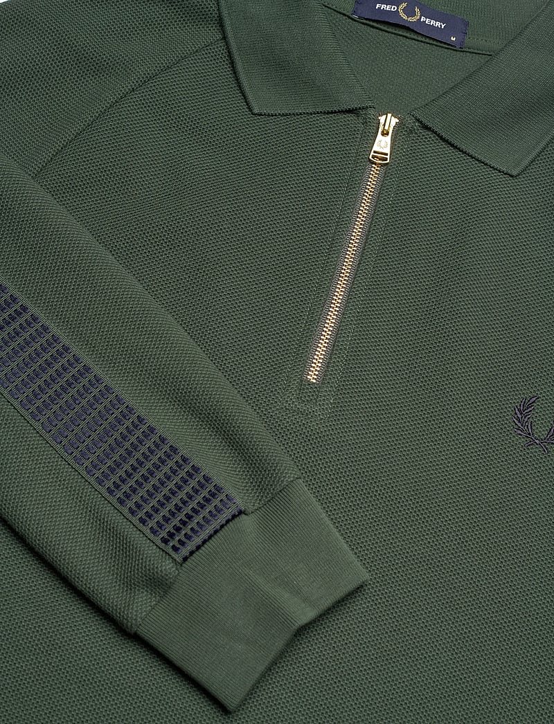 Fred Perry - DASH TAPED Z/N POLO SHIRT - langærmede poloer - court green - 4