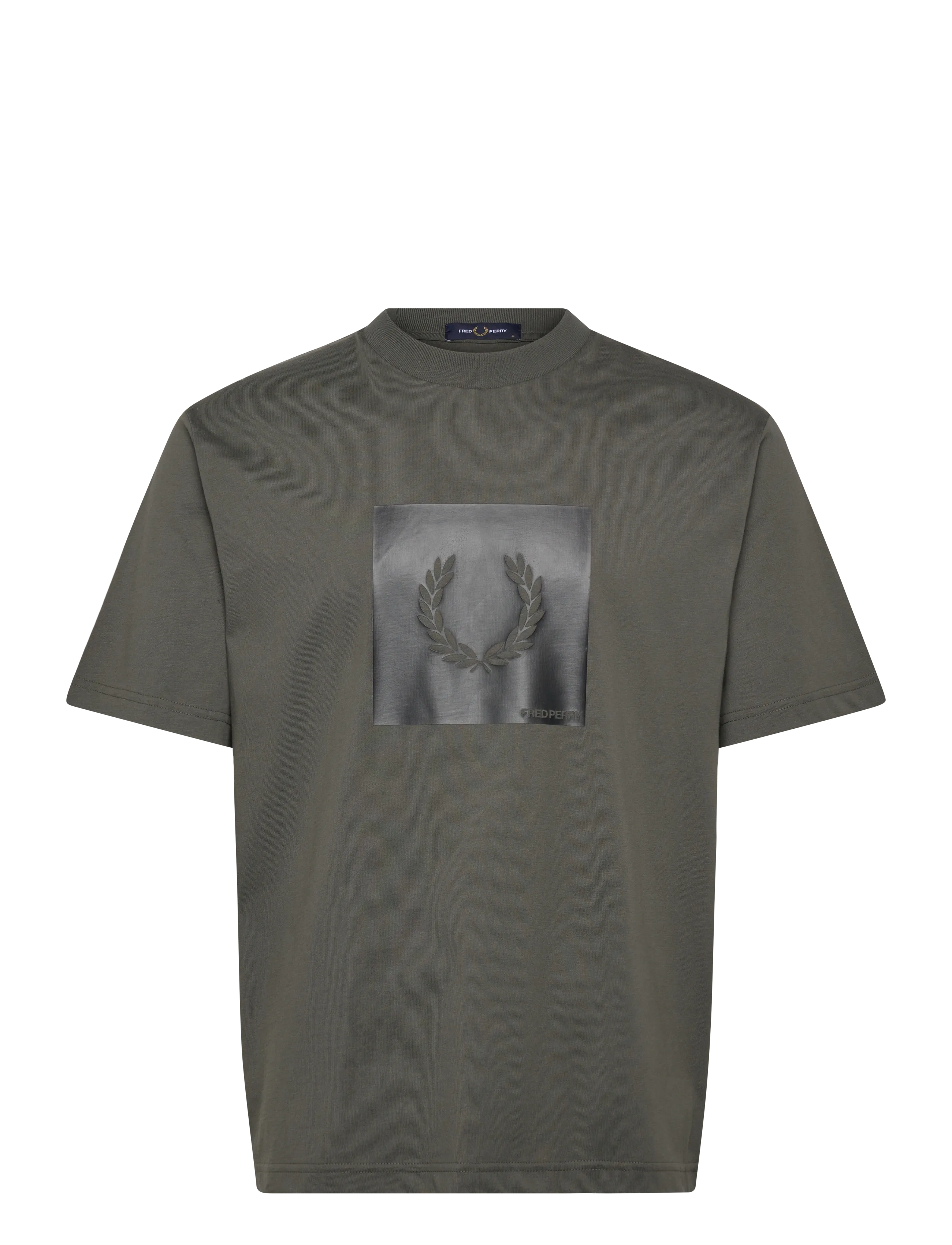 Fred Perry BOX GRAPHIC T-SHIRT - T-Shirts - FIELD GREEN / khaki/green