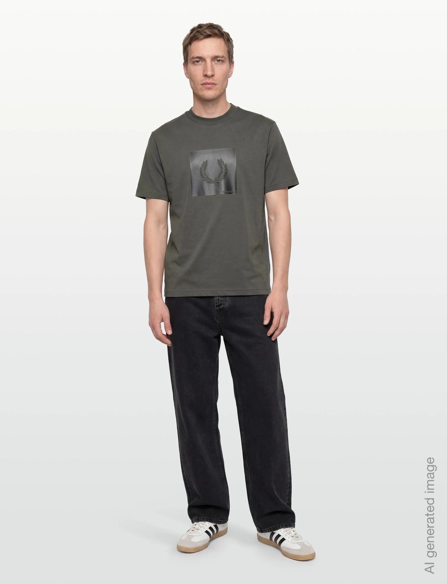 Fred Perry - BOX GRAPHIC T-SHIRT - short-sleeved t-shirts - field green - 0