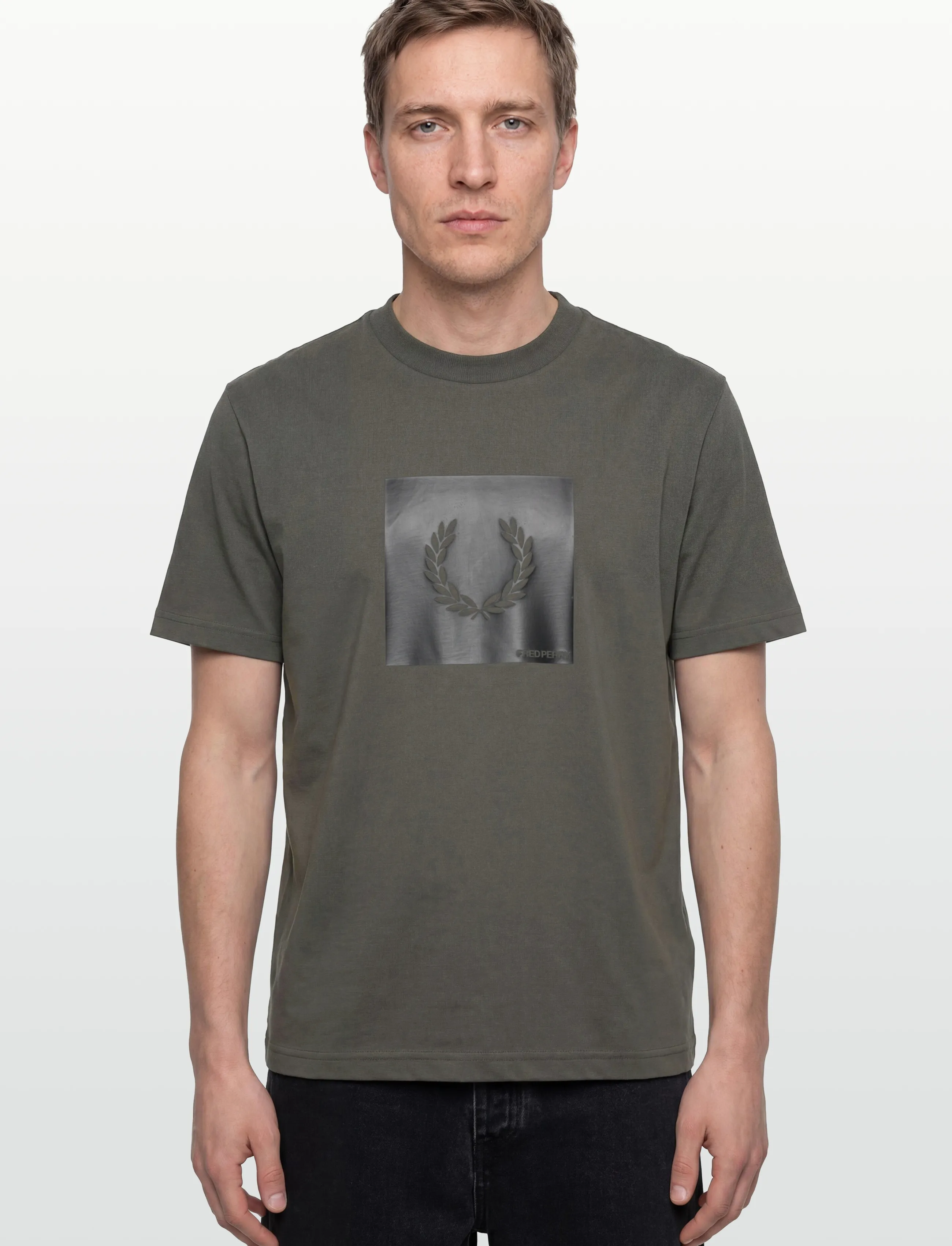 Fred Perry - BOX GRAPHIC T-SHIRT - short-sleeved t-shirts - field green - 3
