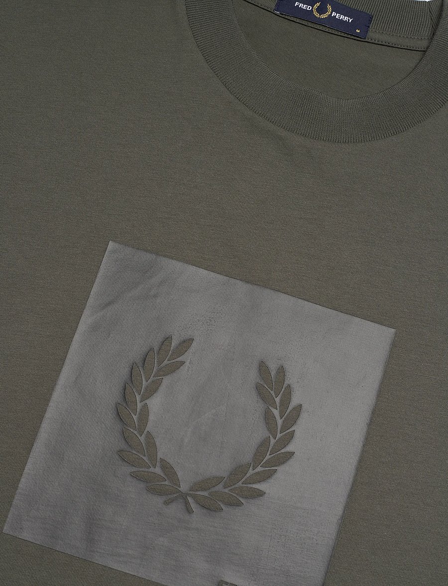 Fred Perry - BOX GRAPHIC T-SHIRT - short-sleeved t-shirts - field green - 5