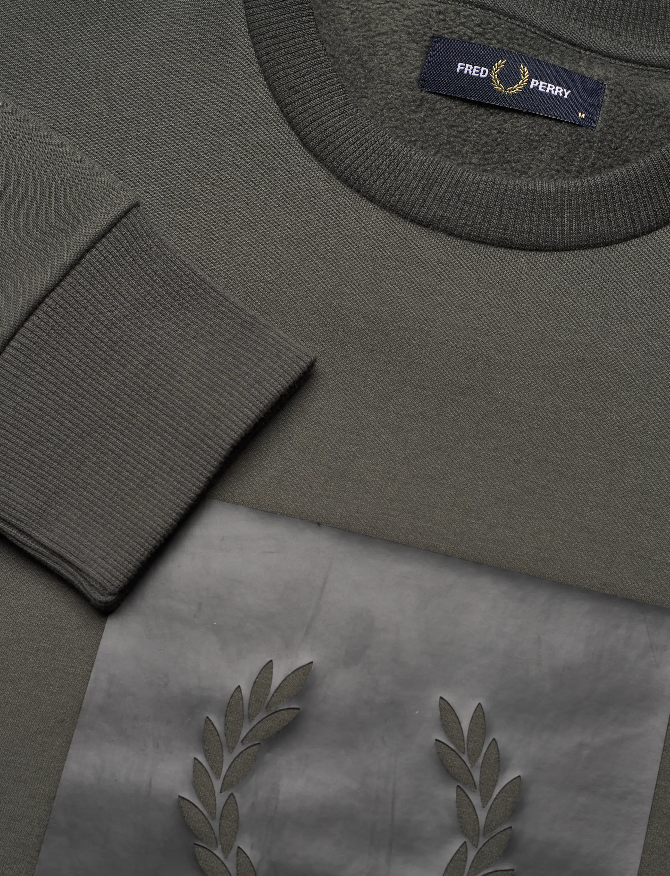 Fred Perry - BOX GRAPHIC SWEATSHIRT - sweatshirts - field grn/black - 5