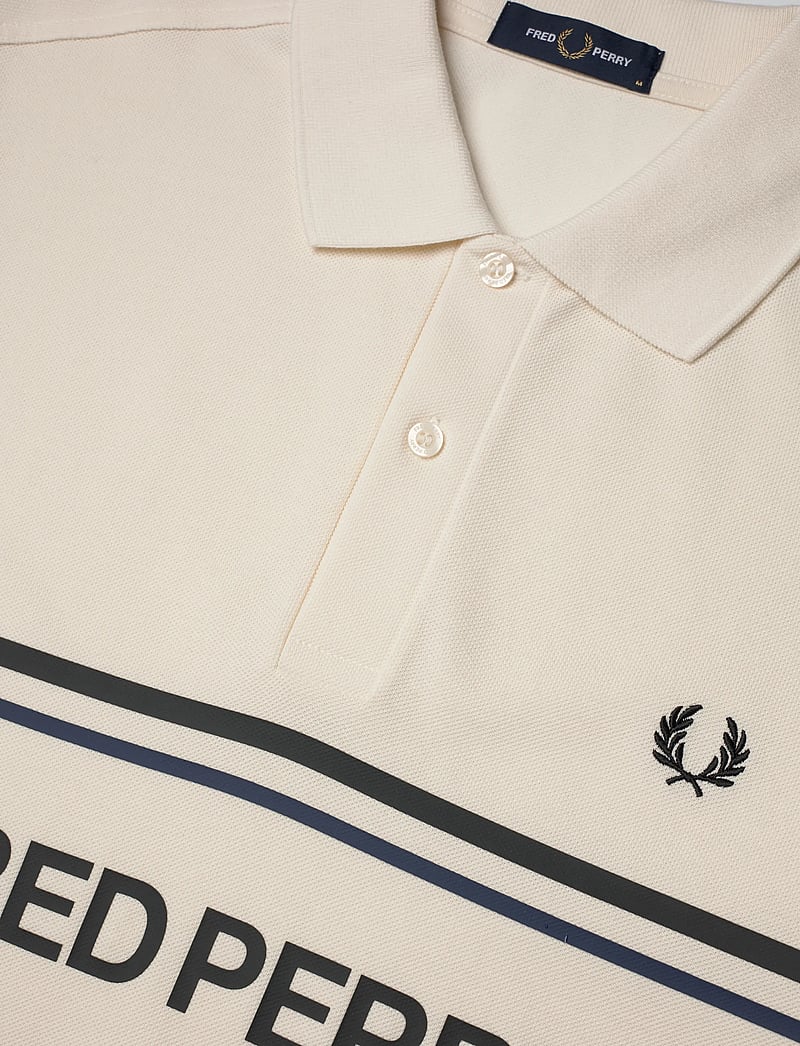 Fred Perry - FP GRAPHIC POLO SHIRT - kurzärmelig - ecru - 4