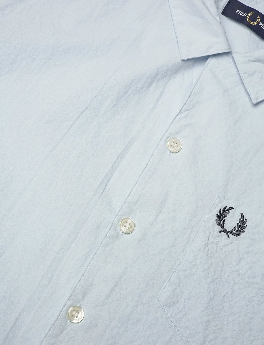 Fred Perry - SEERSUCKER REVERE COLLAR SHIRT - kortärmade skjortor - light ice - 5