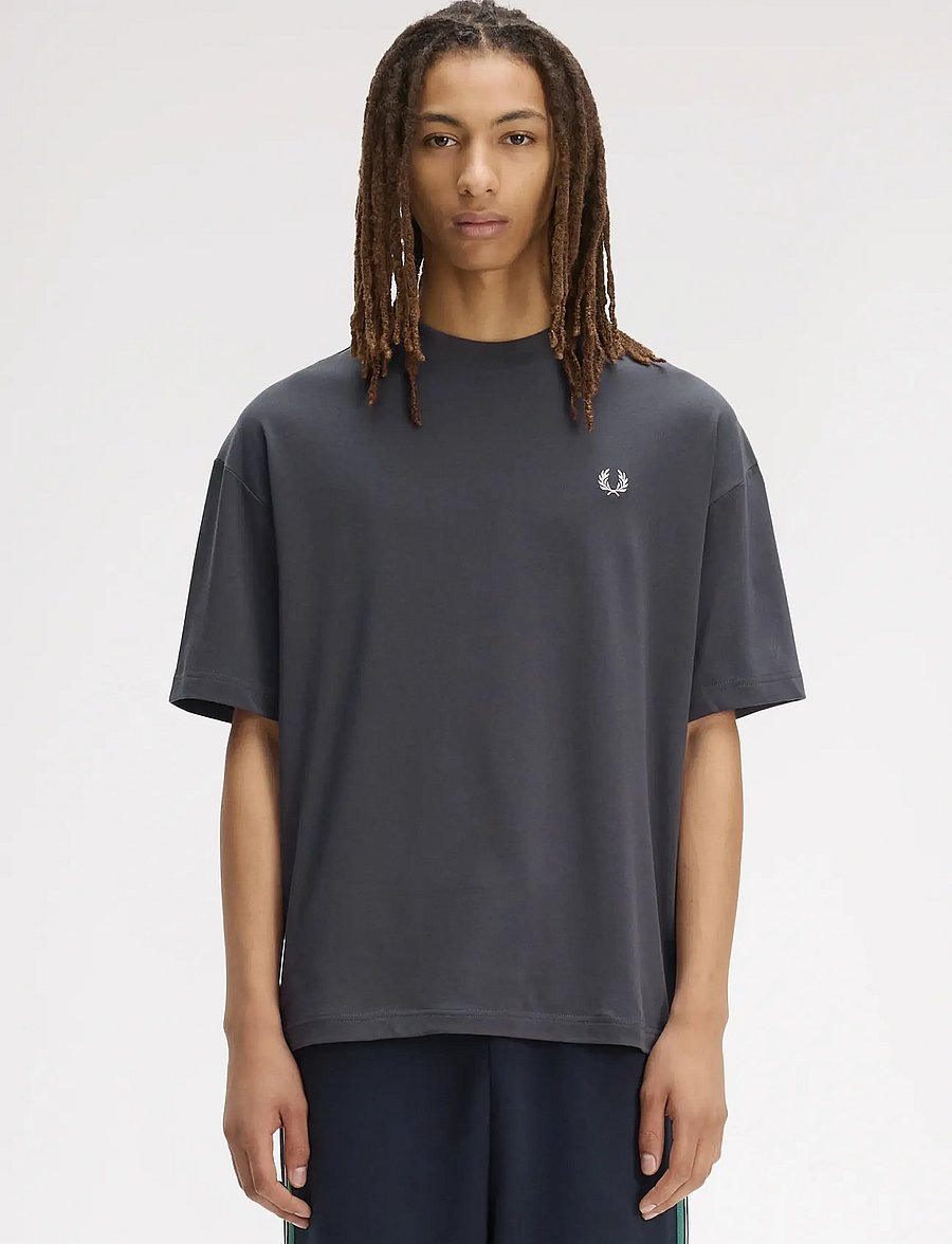 Fred Perry - BACK PRINT LAUREL WREATH TEE - kortärmade t-shirts - anchor grey - 0