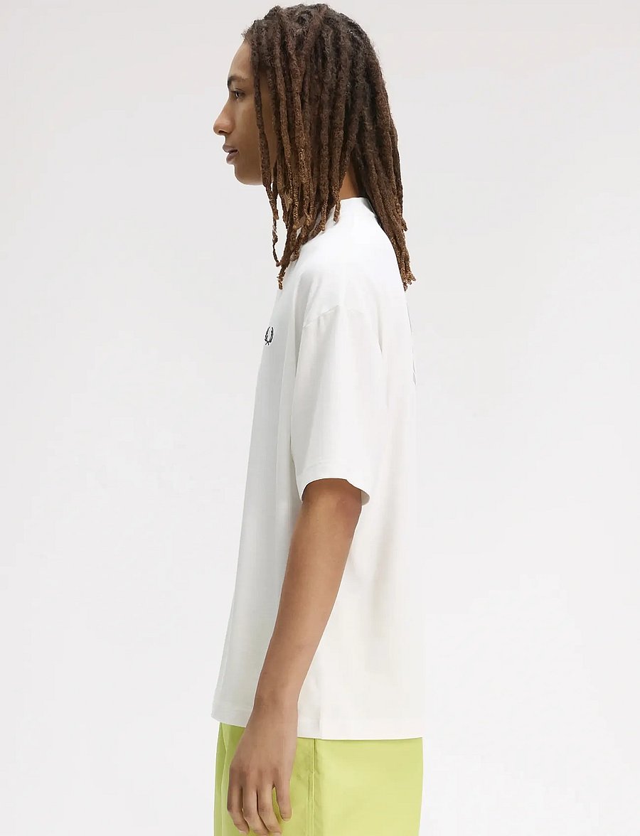 Fred Perry - BACK PRINT LAUREL WREATH TEE - kurzärmelige t-shirts - snow white - 3