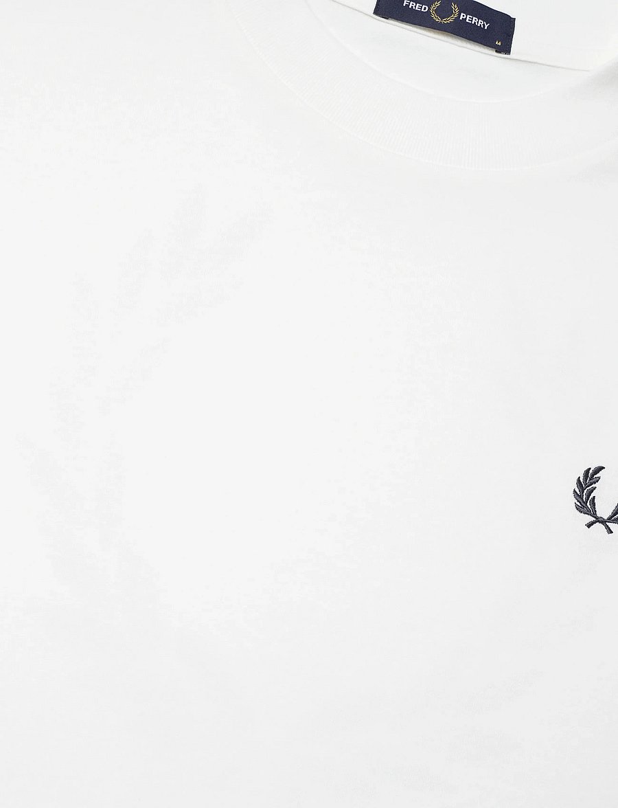 Fred Perry - BACK PRINT LAUREL WREATH TEE - kurzärmelige t-shirts - snow white - 4