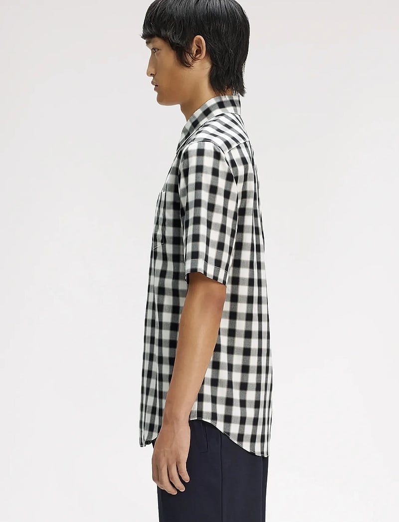 Fred Perry - BLURRED GINGHAM SHIRT - karierte hemden - snow white - 3