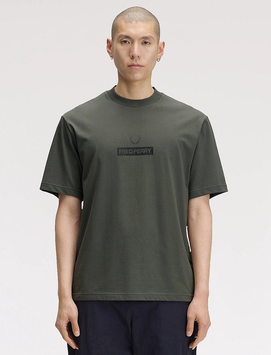 Fred Perry - FRED PERRY GRAPHIC T-SHIRT - short-sleeved t-shirts - field green - 0