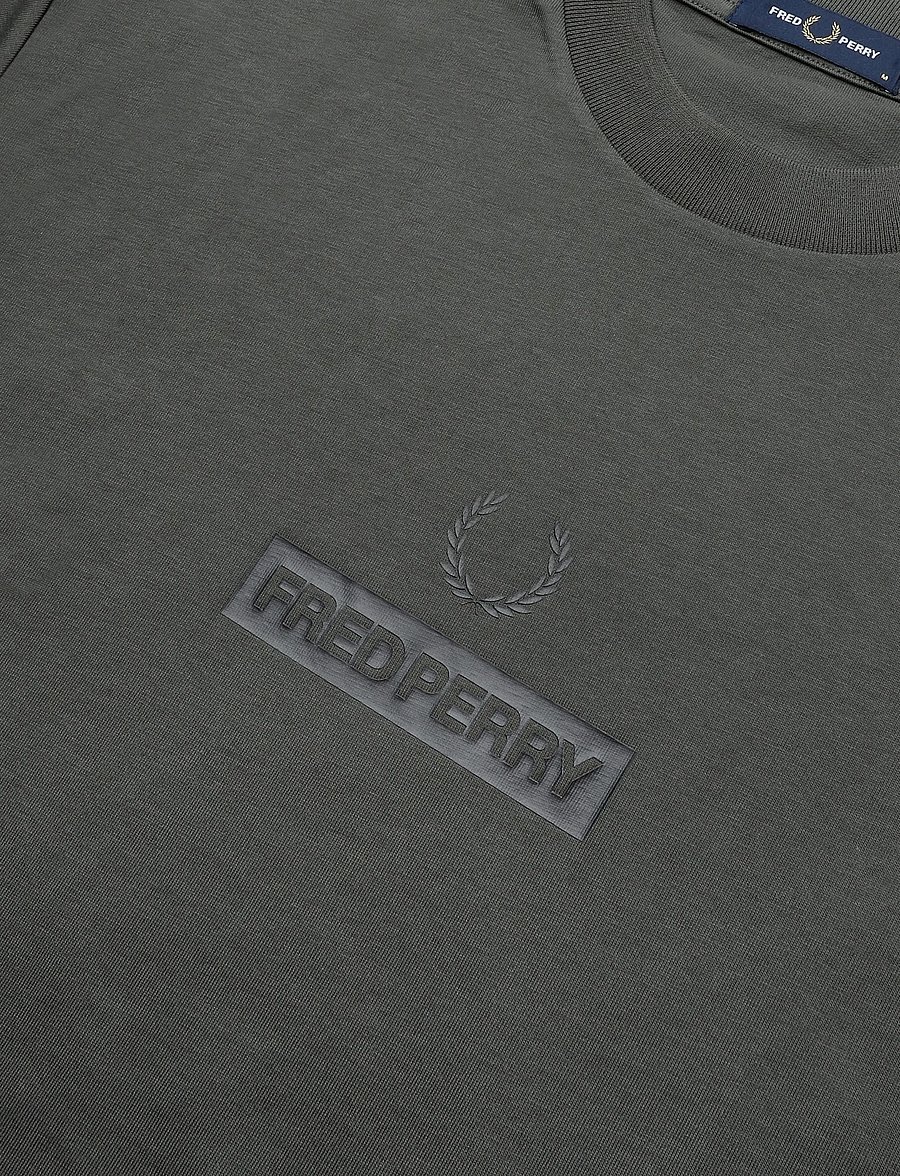 Fred Perry - FRED PERRY GRAPHIC T-SHIRT - short-sleeved t-shirts - field green - 4