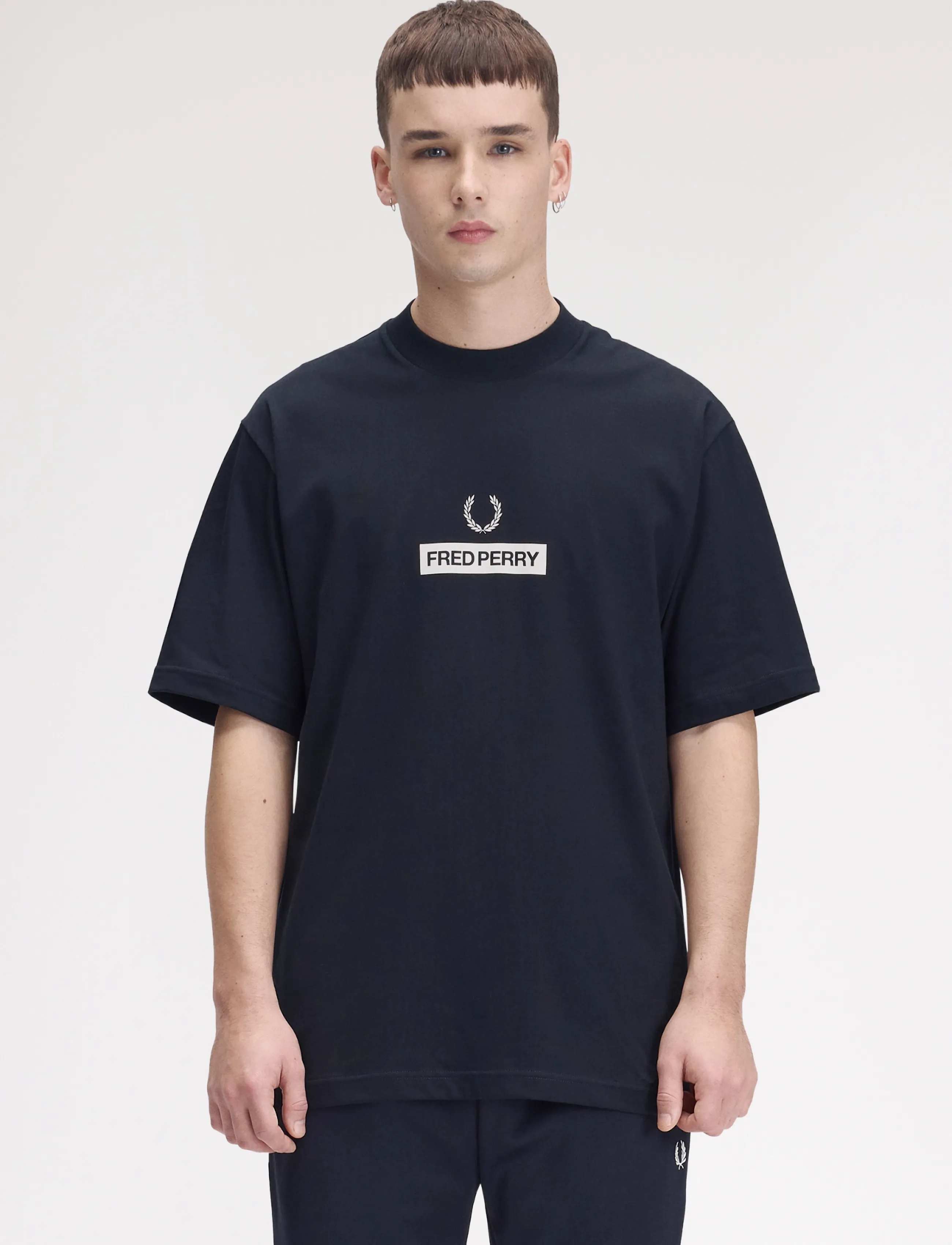 Fred Perry FRED PERRY GRAPHIC T-SHIRT - Osta olukorra järgi - NAVY / navy