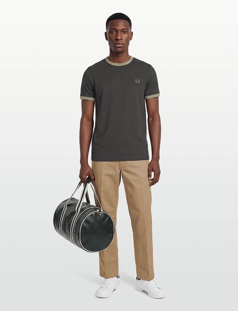Fred Perry - RINGER T-SHIRT - kurzärmelig - ancrgrey/seagras - 0