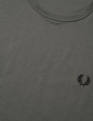 Fred Perry - RINGER T-SHIRT - perus t-paidat - field green - 2