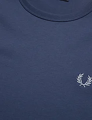 Fred Perry - RINGER T-SHIRT - perus t-paidat - mdnghtbl/lghice - 2