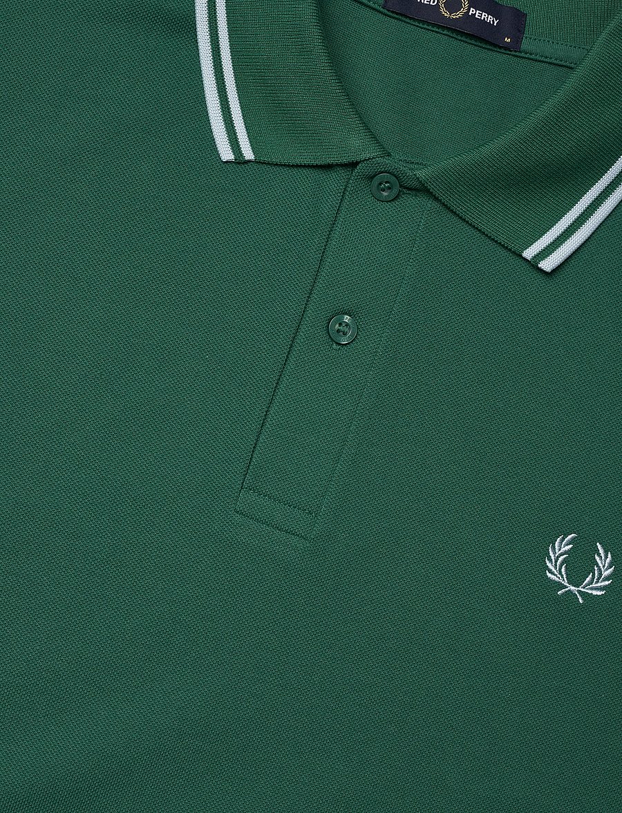 Fred Perry - TWIN TIPPED FP SHIRT - korte mouwen - sport green / light ice / ligh - 4