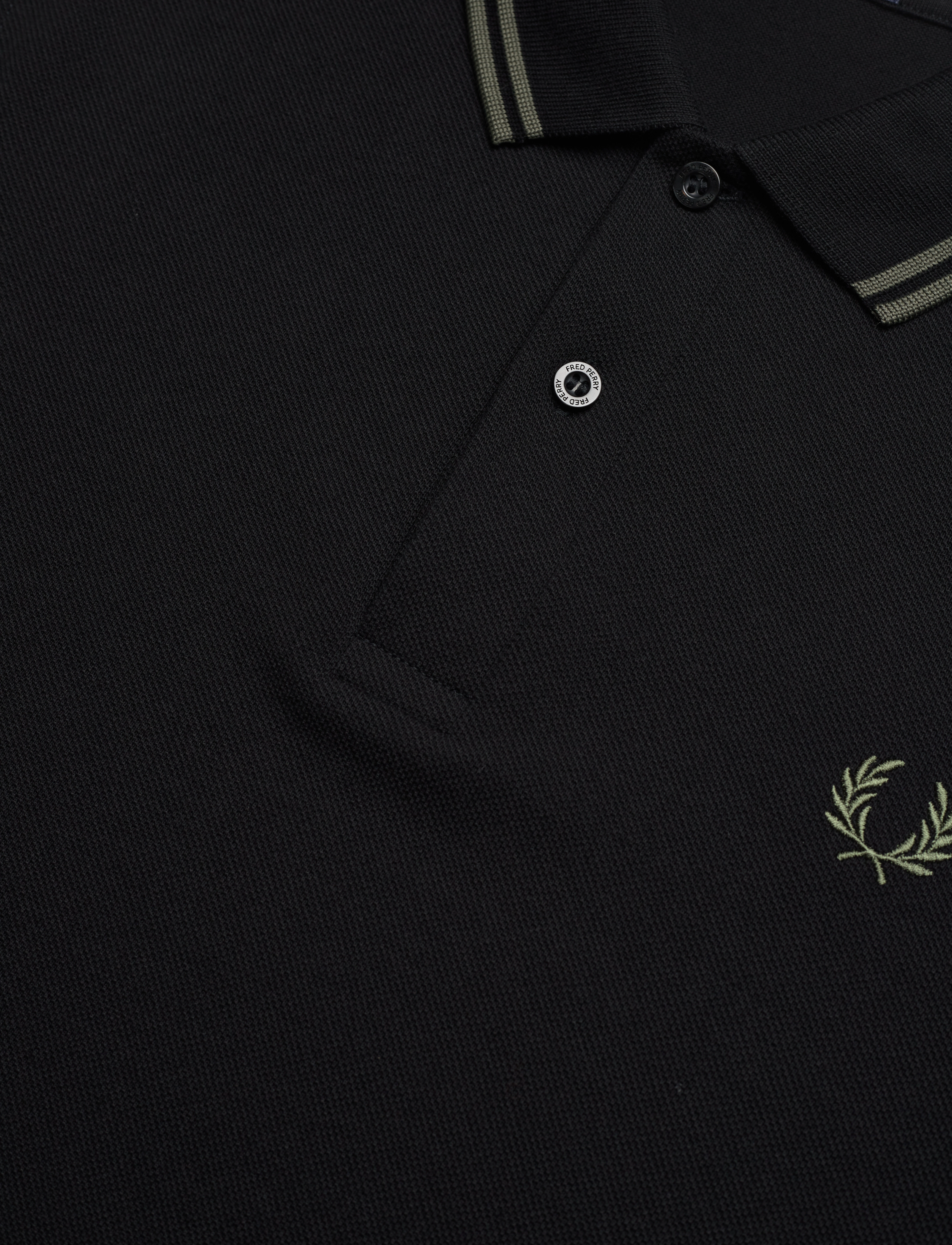 Fred Perry - TWIN TIPPED FP SHIRT - kurzärmelig - black/fieldgreen - 4