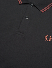 Fred Perry - TWIN TIPPED FP SHIRT - kortærmede poloer - black/whiskybrwn - 2