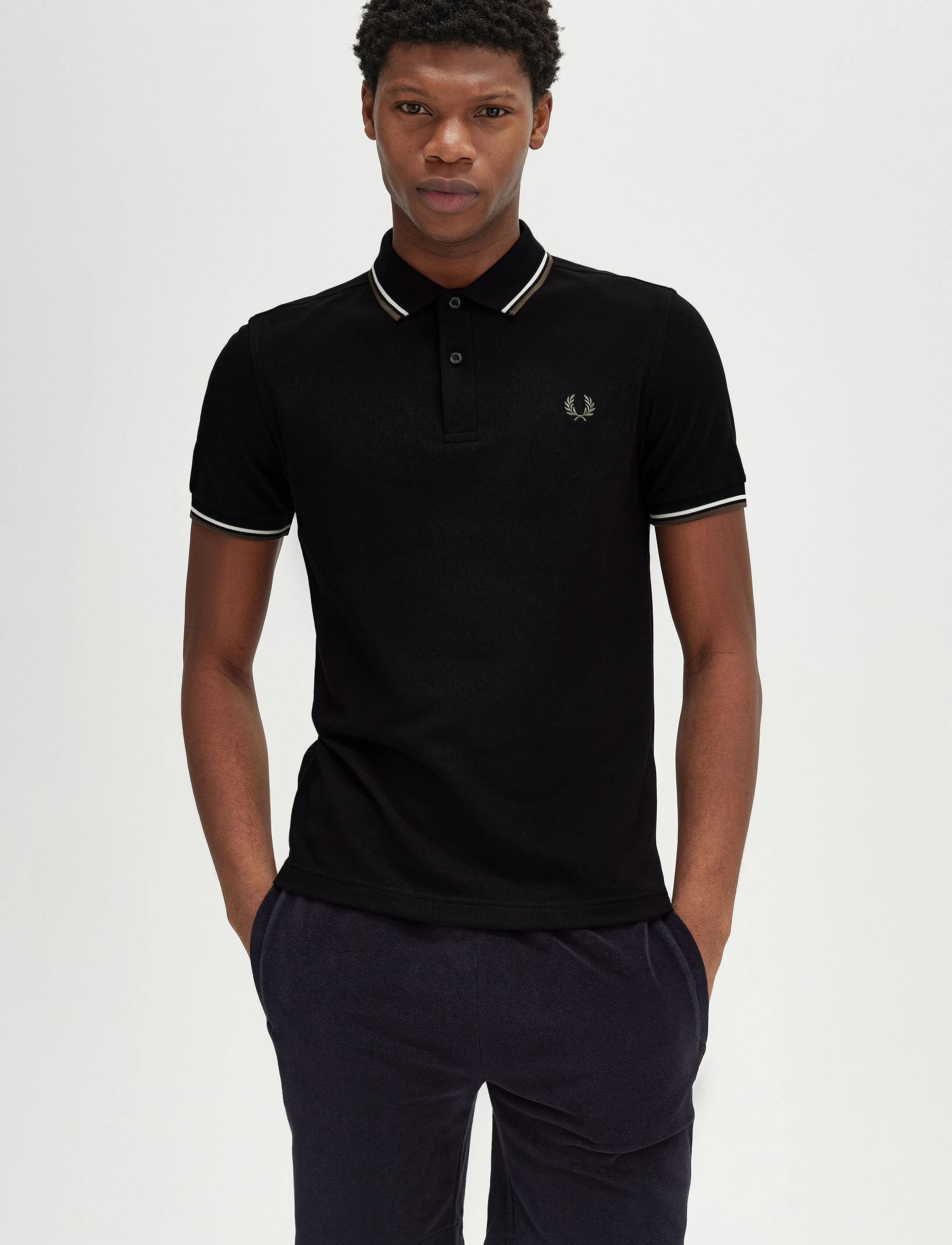 Fred Perry - TWIN TIPPED FP SHIRT - kurzärmelig - blk/ecru/laurel w green - 4