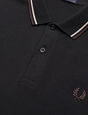Fred Perry - TWIN TIPPED FP SHIRT - kortærmede poloer - blk/wrmgre/brick - 2
