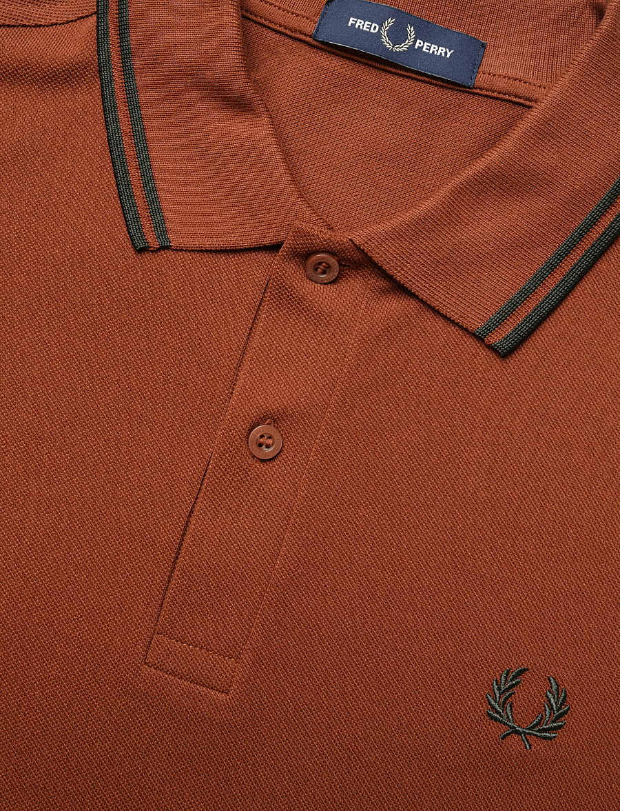 Fred Perry - TWIN TIPPED FP SHIRT - kortärmade pikéer - brndy/ngtg/ngtg - 4