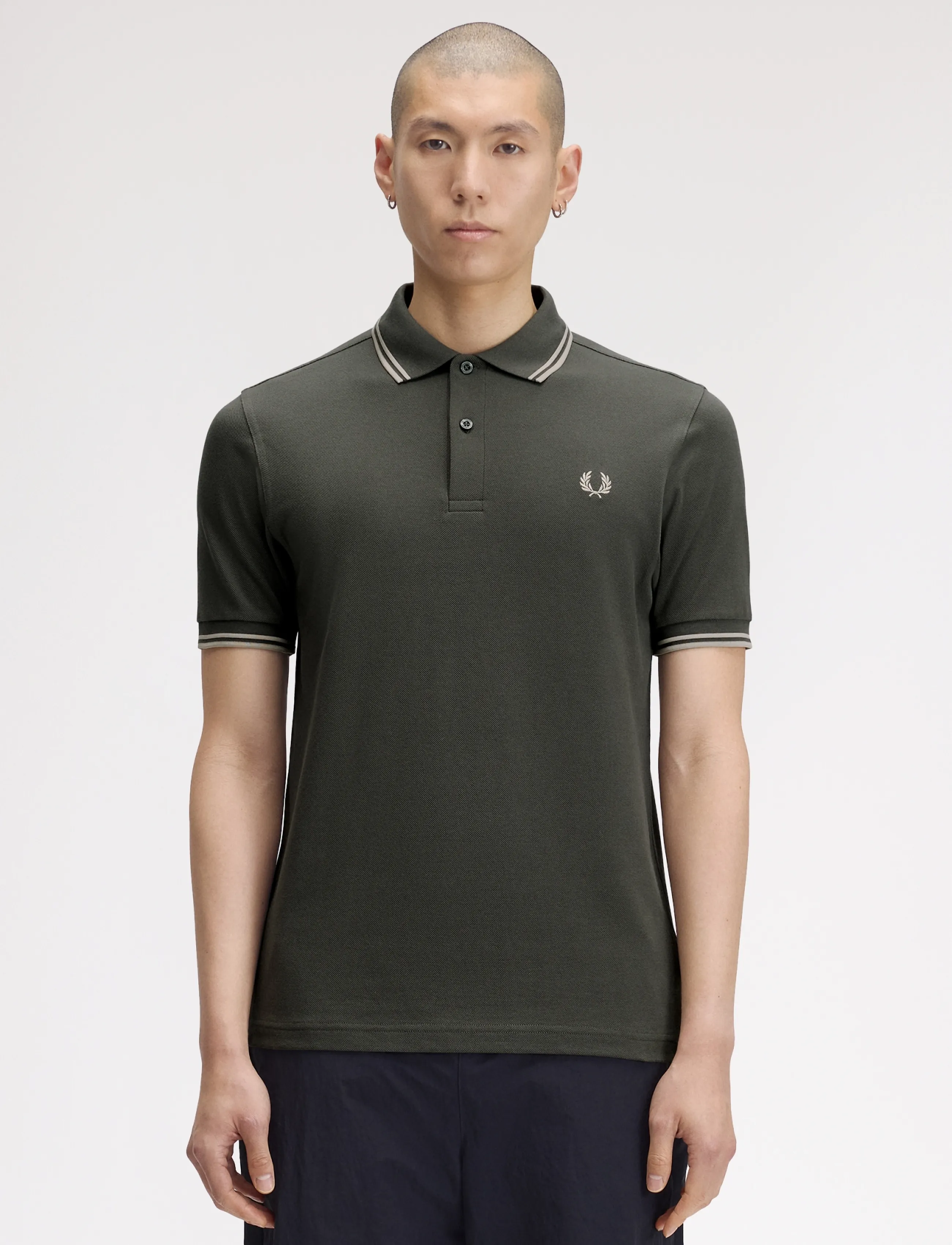 Fred Perry TWIN TIPPED FP SHIRT - Kurzärmelig - FIELDGREEN/OATME / grey
