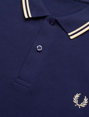 Fred Perry - TWIN TIPPED FP SHIRT - kortermede - frnavy/ice cream - 2