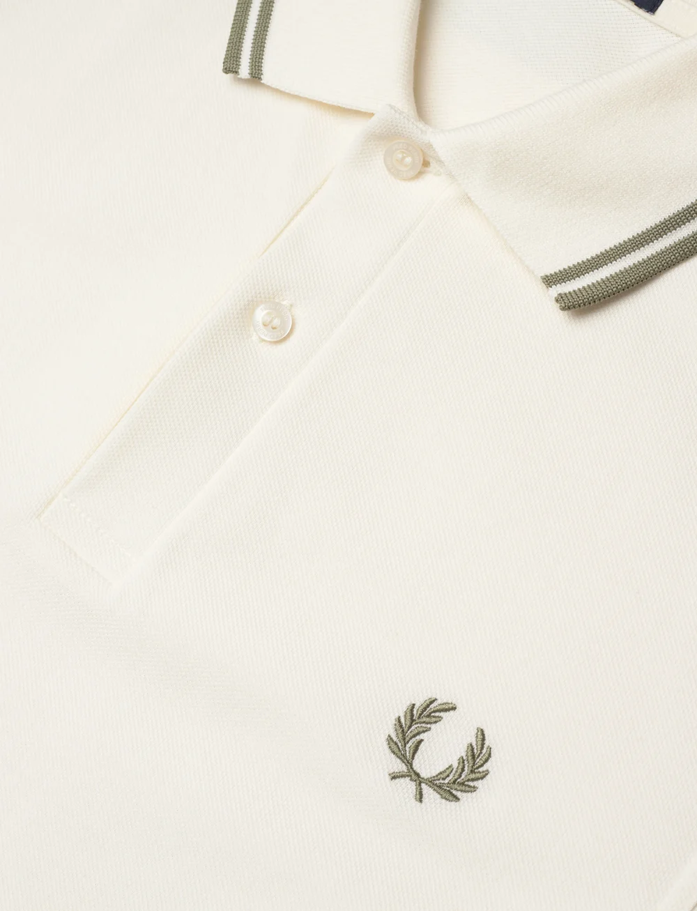 Fred Perry - TWIN TIPPED FP SHIRT - kurzärmelig - lghecru/olivmint - 2