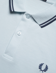 Fred Perry - TWIN TIPPED FP SHIRT - kortermede - lgice/mdnghblue - 2