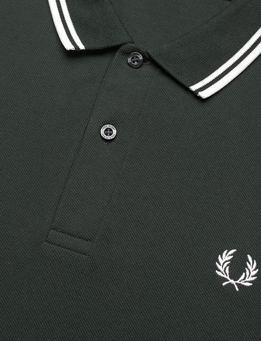 Fred Perry - TWIN TIPPED FP SHIRT - lühikeste varrukatega polod - nightgreen/snwht - 2