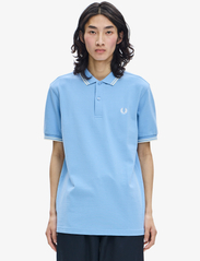 Fred Perry - TWIN TIPPED FP SHIRT - kortærmede poloer - sky/snwwht/snwwt - 2