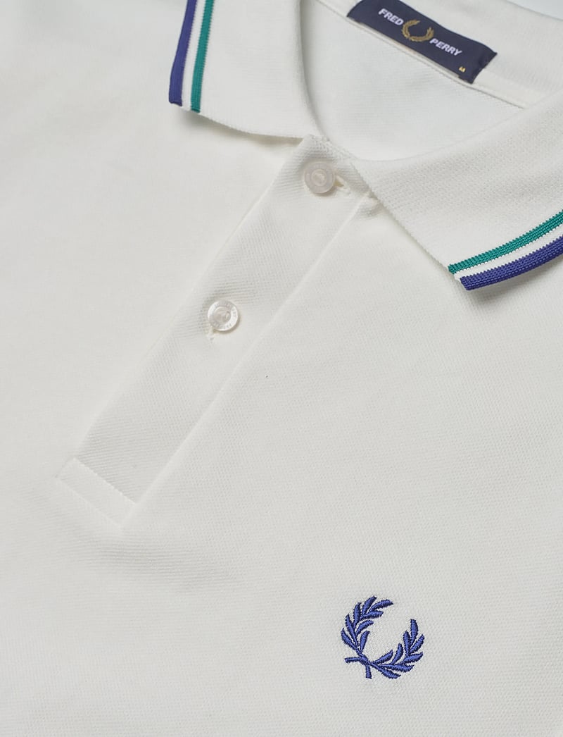 Fred Perry - THE TWIN TIPPED FP SHIRT - krótki rękaw - snwh/depmn/sohec - 2