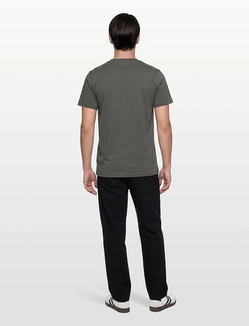 Fred Perry - EMBROIDERED T-SHIRT - kurzärmelig - field green - 4