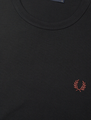 Fred Perry - C TAPE RINGER T-SHIRT - perus t-paidat - black/whiskybrwn - 2