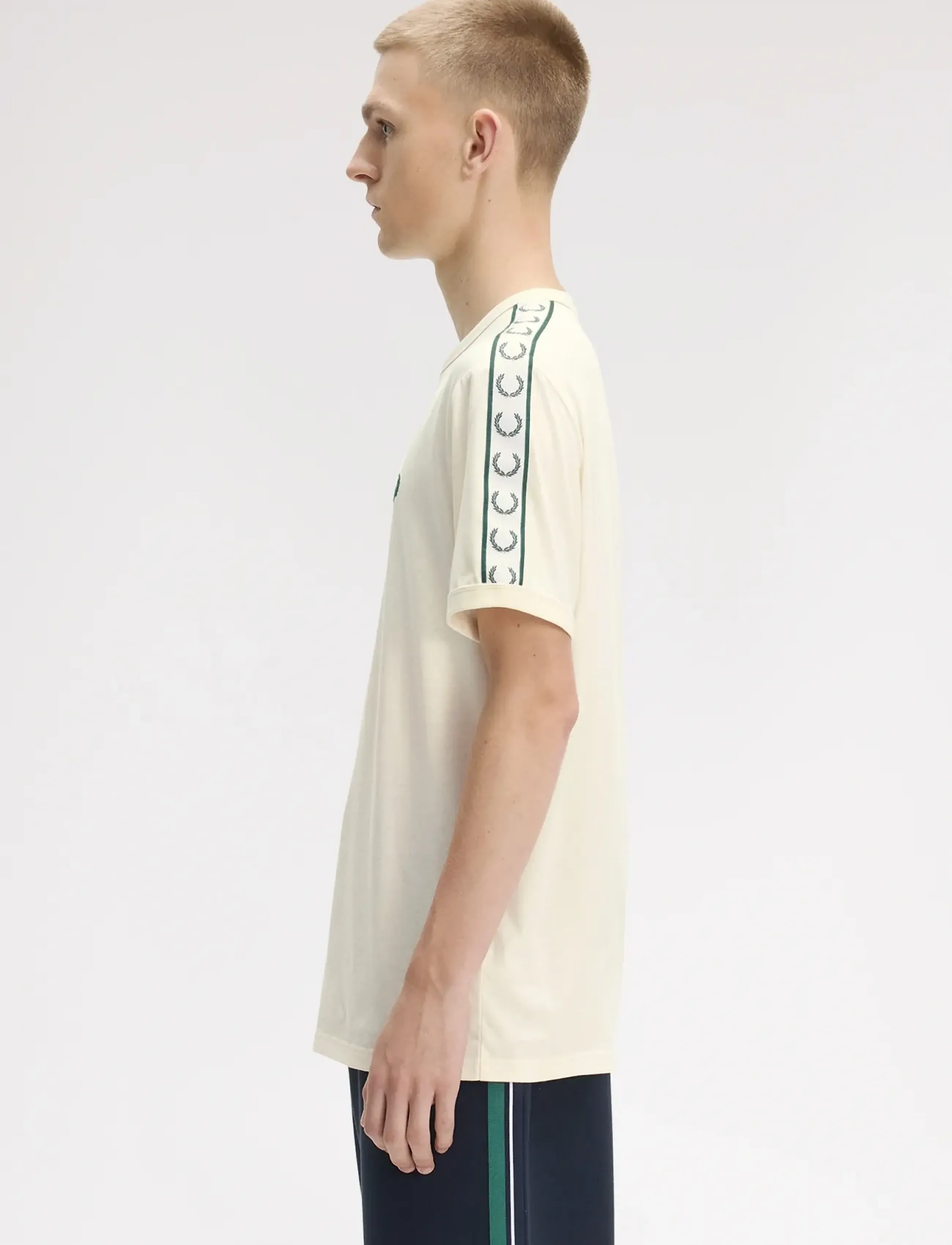 Fred Perry - CONTRAST TAPE RINGER TEE - short-sleeved t-shirts - ecru - 5