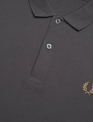 Fred Perry - THE FRED PERRY SHIRT - kortärmade pikéer - anchgrey/dkcaram - 2