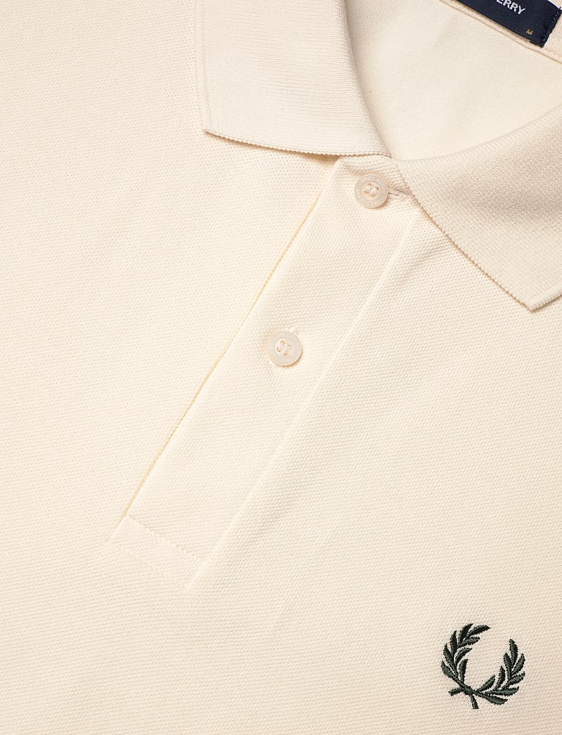 Fred Perry - THE FRED PERRY SHIRT - kortärmade pikéer - ecru/grassroots - 5