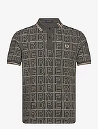 SPELLOUT GRAPHIC FP POLO - FIELD GREEN