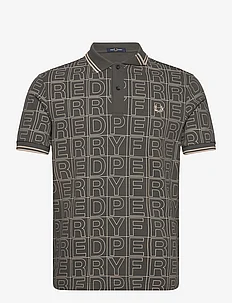 SPELLOUT GRAPHIC FP POLO, Fred Perry