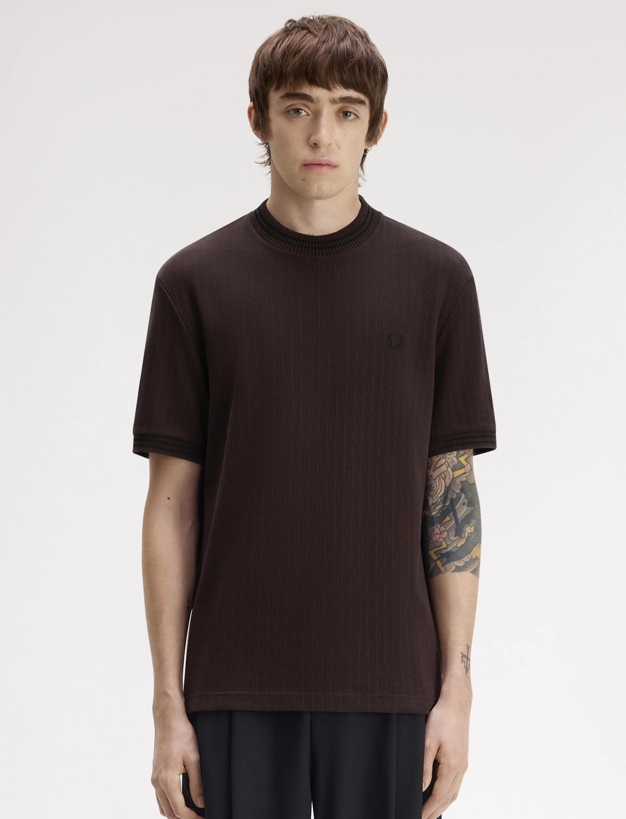 Fred Perry RIBBED JERSEY T-SHIRT - Shop efter stil - RICH BROWN / brown