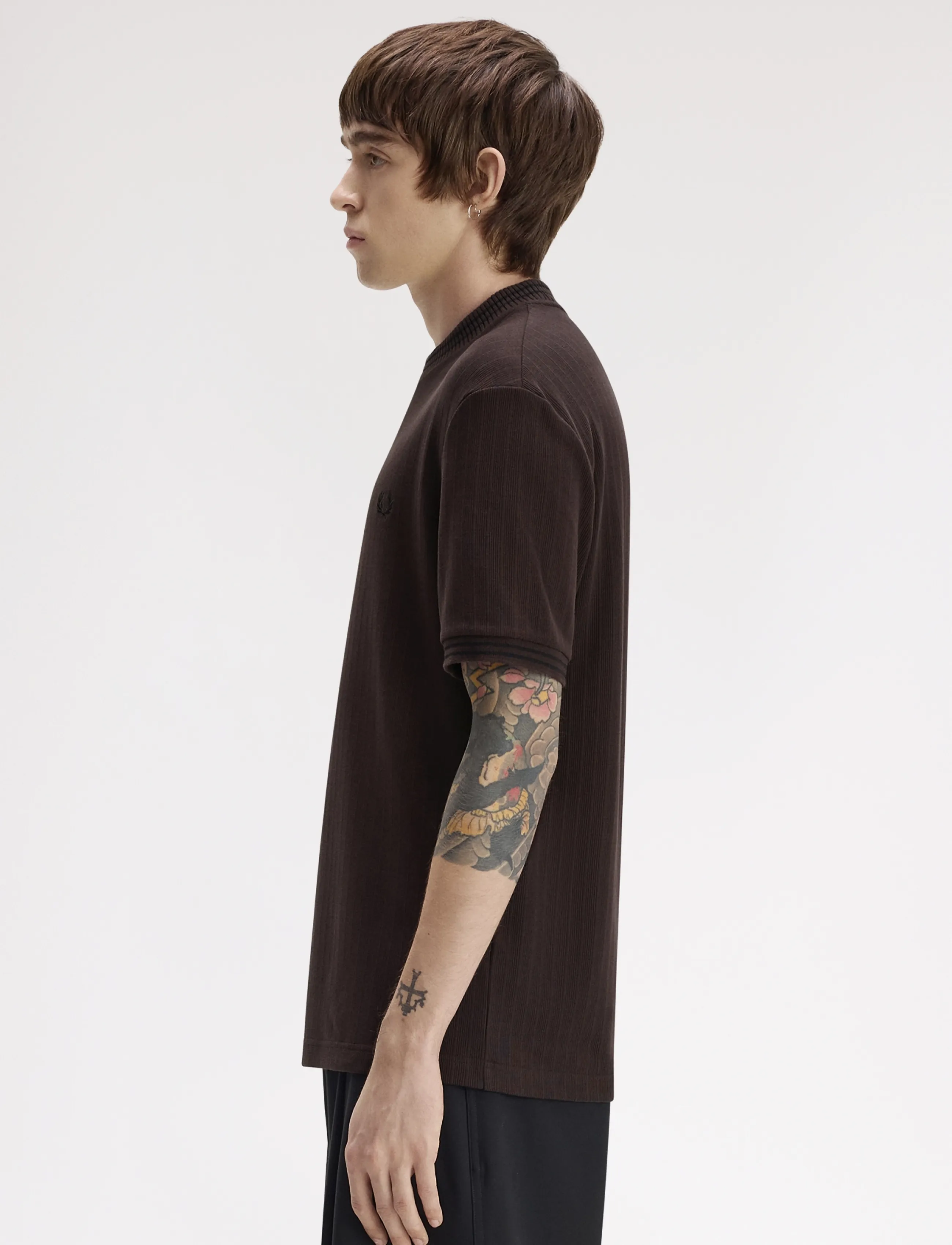 Fred Perry - RIBBED JERSEY T-SHIRT - kortærmede t-shirts - rich brown - 3