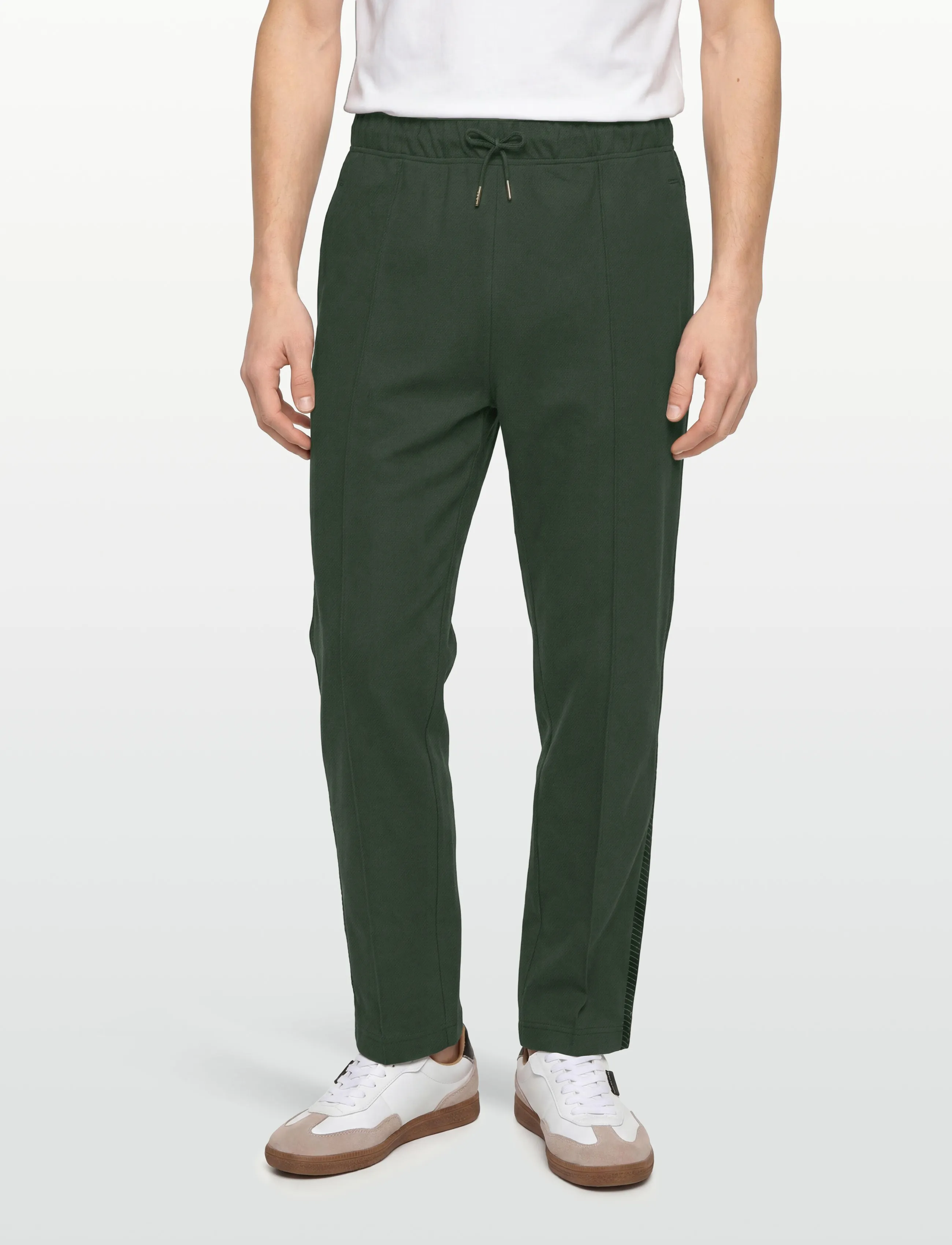Fred Perry - DASH TAPED TRACK PANT - vabaajapüksid - court green - 5