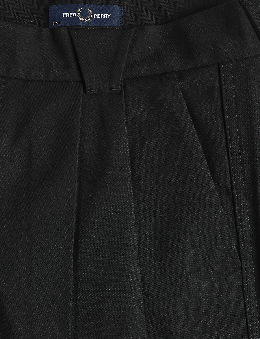 Fred Perry - PLEATED TROUSER - freizeithosen - black moss - 2