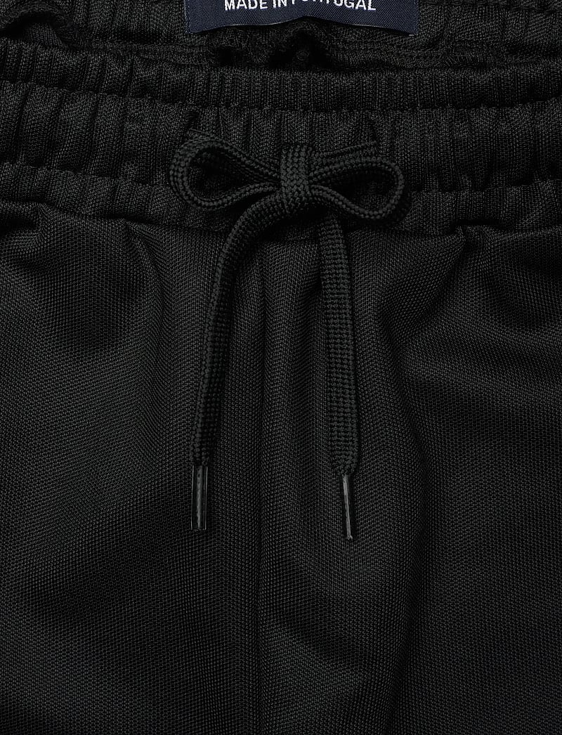 Fred Perry Contrast Tape Track Pant (FPYT5507) - Boozt.com Fred Perry Contrast Tape Track Pant (FPYT5507) - Boozt.com