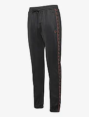 Fred Perry - CONTRAST TAPE TRACK PANT - collegehousut - black/whiskybrwn - 2