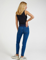 FREE/QUENT - FQSHANTAL-ANKLE-PA-R - skinny jeans - medium blue denim - 2
