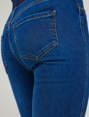 FREE/QUENT - FQSHANTAL-ANKLE-PA-R - skinny jeans - medium blue denim - 3